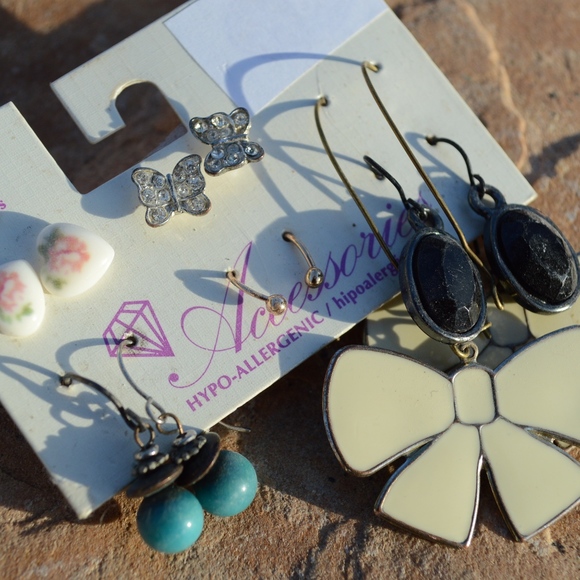 Vintage Jewelry - Bundle 6 Pairs Earrings Floral Lot Vintage Dainty